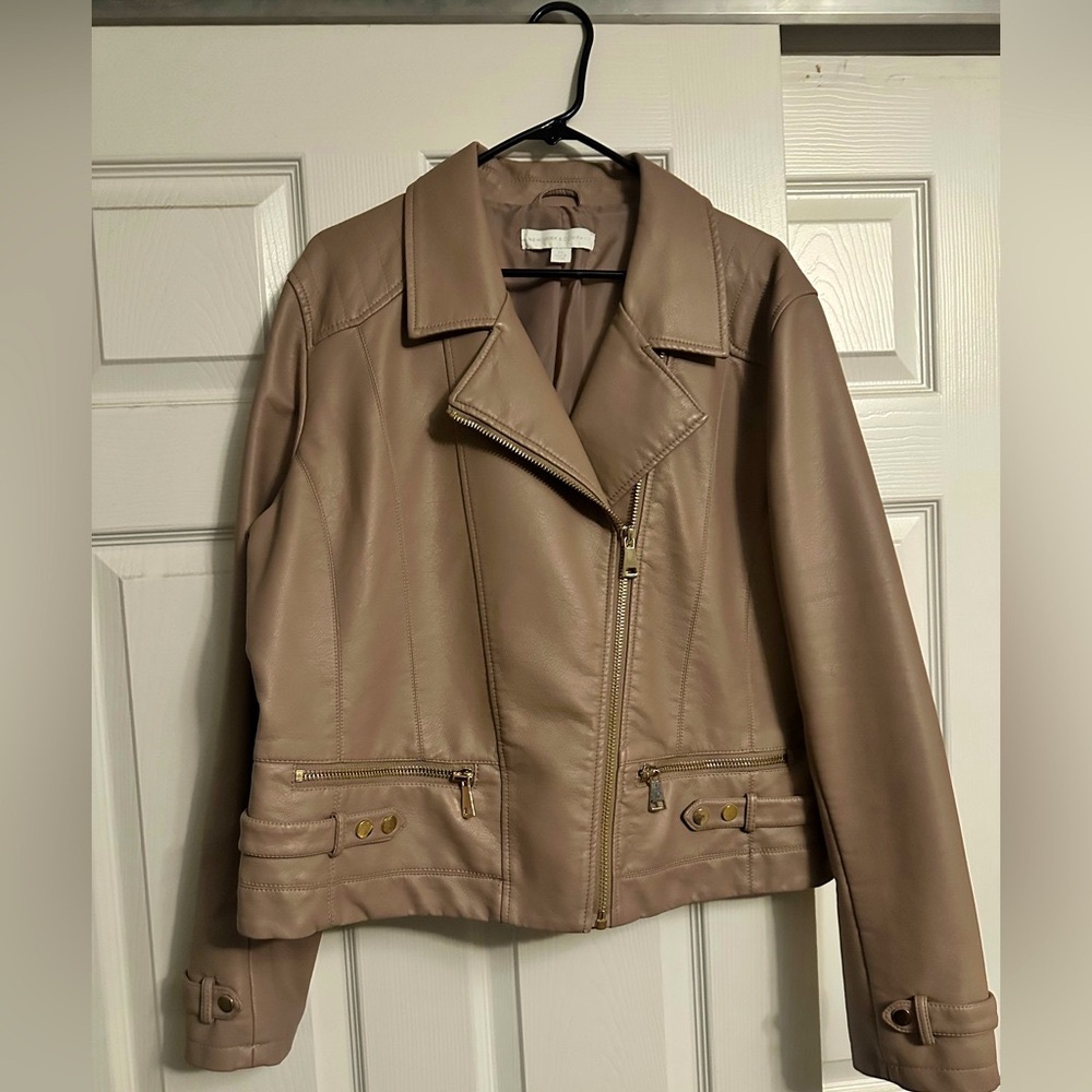 New York and Company Women’s vegan leather jacket with gold accents. (NWOT) XXL